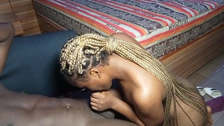 Fukalistik: Beautiful Neighbour Came to Charge Phone and Got Pussy Stretched...