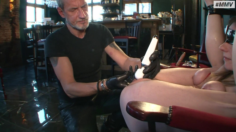 Absolute BDSM: Esclavas alemanas meando - película bdsm completa