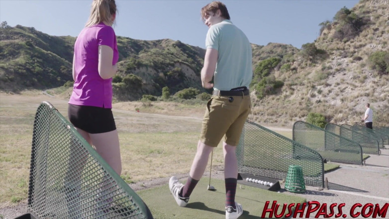 Hush Hush Entertainment: Golf pro Sable Jones suka pukulan panjang dan keras dengan...