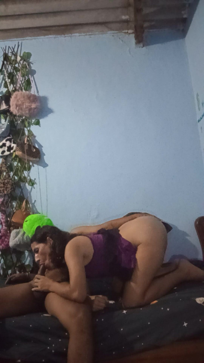 Femboy from Colombia: Une rencontre riche avec ce demi-frère