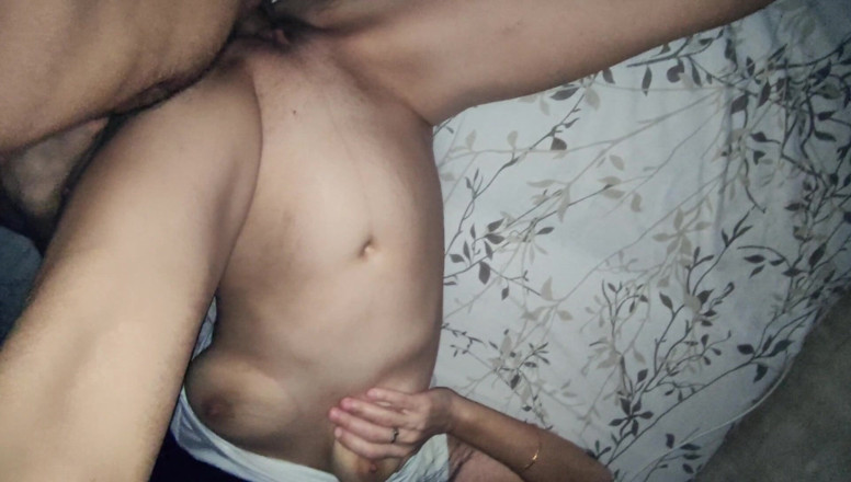 Hotlia: Un couple mature filme du sexe varié