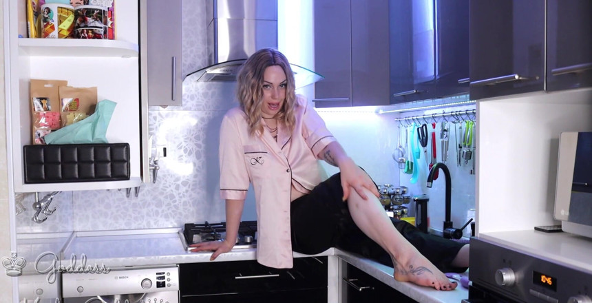Goddess Misha Goldy: Вы здесь, чтобы быть Bla4c4k4m4a4il4ed! но ты не собираешься мне платить! Это просто не твое извращение!