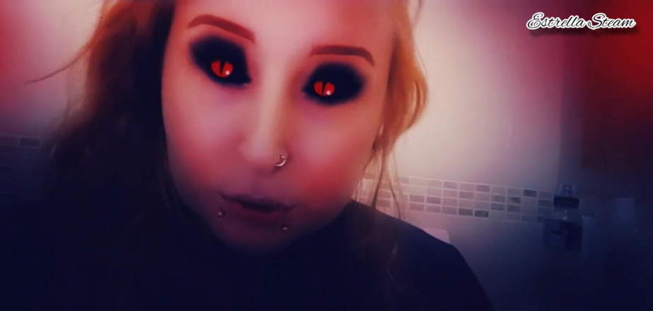 Estrella Steam: Demon speelt met haar tieten en rookt een sigaret