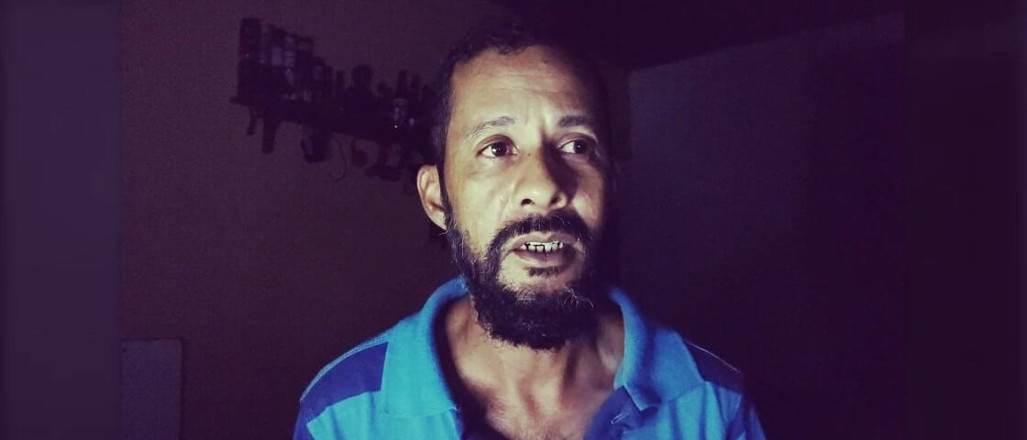 Stink HairyMale: main akela kyon rahta hoon