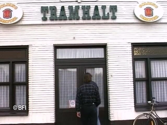 Naughty by nature in Holland: Xkiss - kafe tramhalt bagian 4