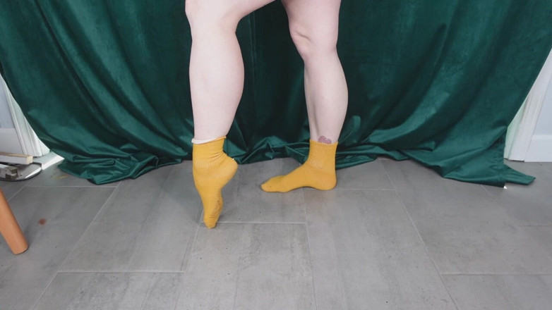 Deanna deadly: Calves Flex в шкарпетках гірчиці