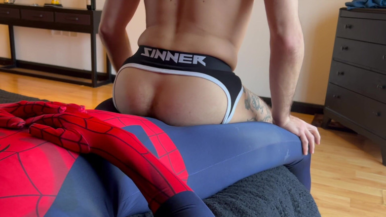 davidedpxxx: Masivní creampie černého pavouka: Maskované rails me raw