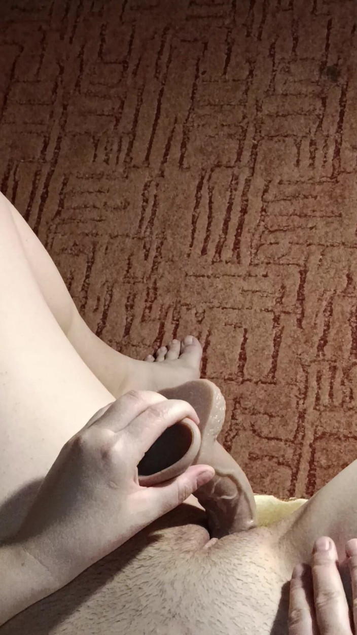 WifyPussy: POV, chatte étroite et gode, masturbation en solo