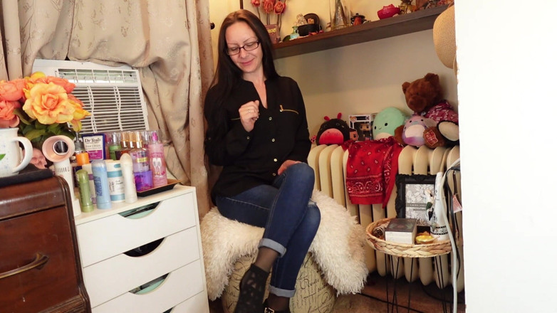 Raven Willow: Jean, talons et bas