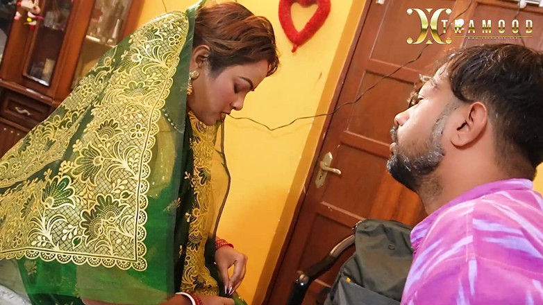 Xtramood: Bhasur tidak mengendalikan diri, setelah menonton bahu seksi