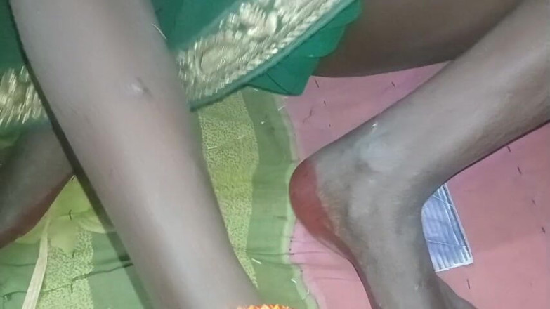 Kajal ki chut: Poniendo mi polla en la boca de india y saliendo