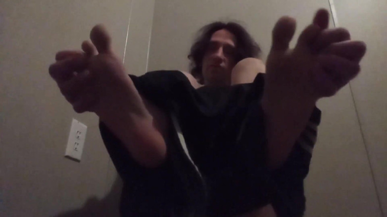 LilTaste: I Wanna Suck All Over Your Fucking Toes