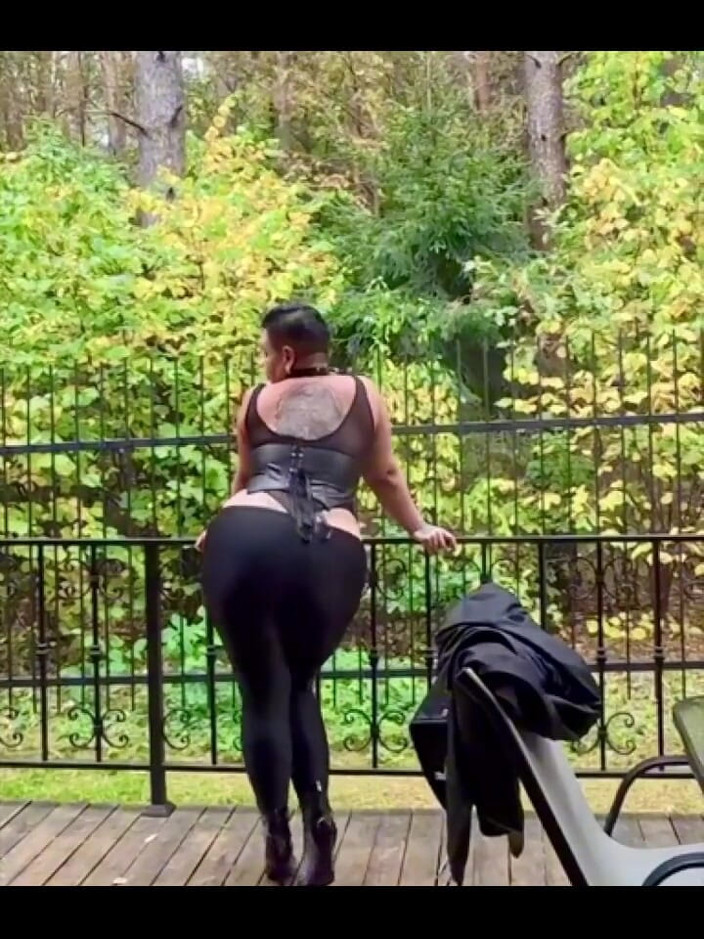 KarmenMilf: Un nou videoclip va fi lansat în curând