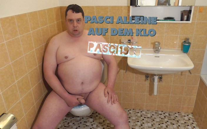 Pascal Dichter: Pasci alleen in het toilet