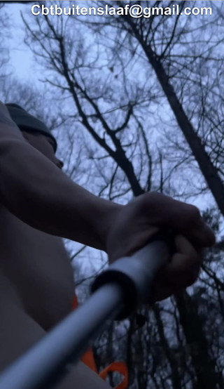 No limit cbt slave: 森の中を裸で歩く