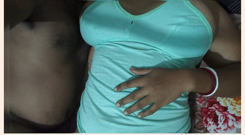 Big Boobs Bhabhi: Moja przyjaciółka żona seksowna ze mną w gorącej sukience i dużymi....