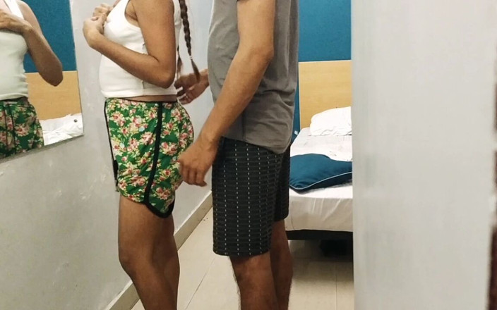 Fantacycutting: Une demi-sœur indienne sexy se fait baiser, vidéo réelle avec...