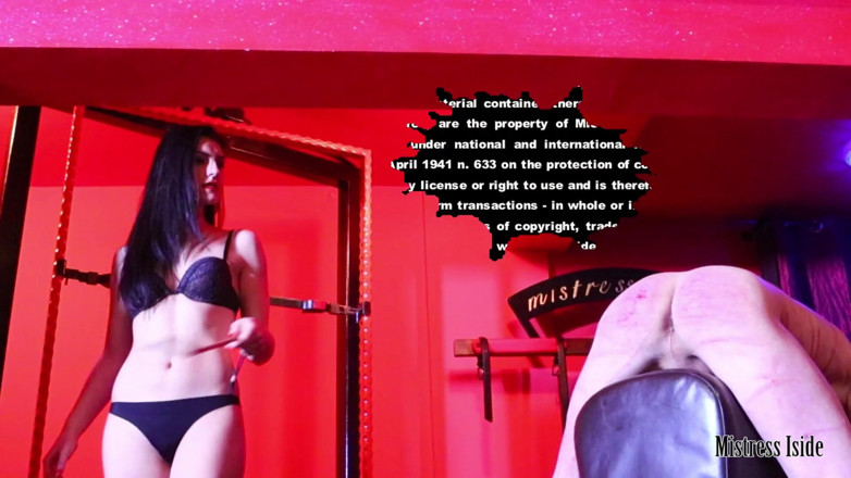 Mistress Iside: Maîtresse Iside - traitement