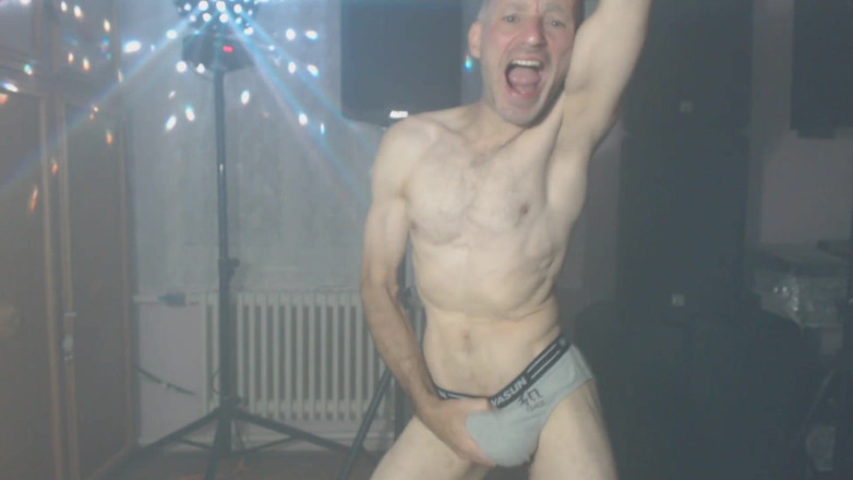 TIVADAR 73: Tivadar 73 (stripchat-modell) erotische show und pisse