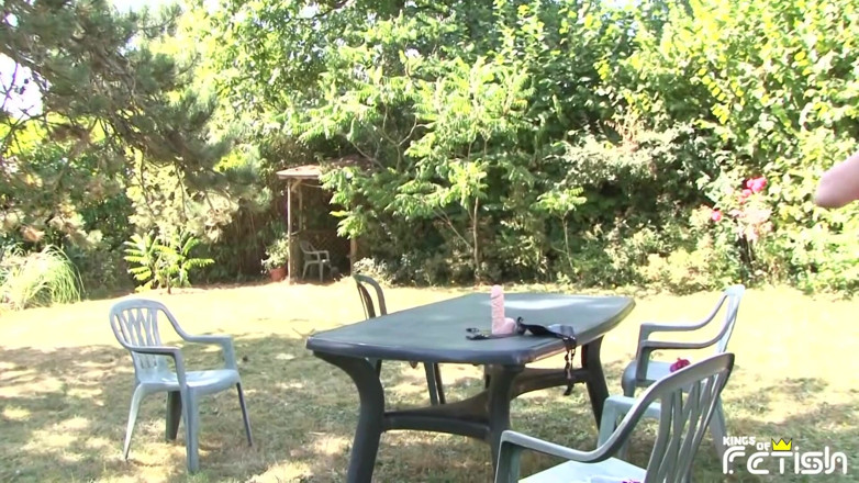 Inter-racial: Čtyři milfky dostanou tvrdý dp od nadržených chlapů venku po šukání...