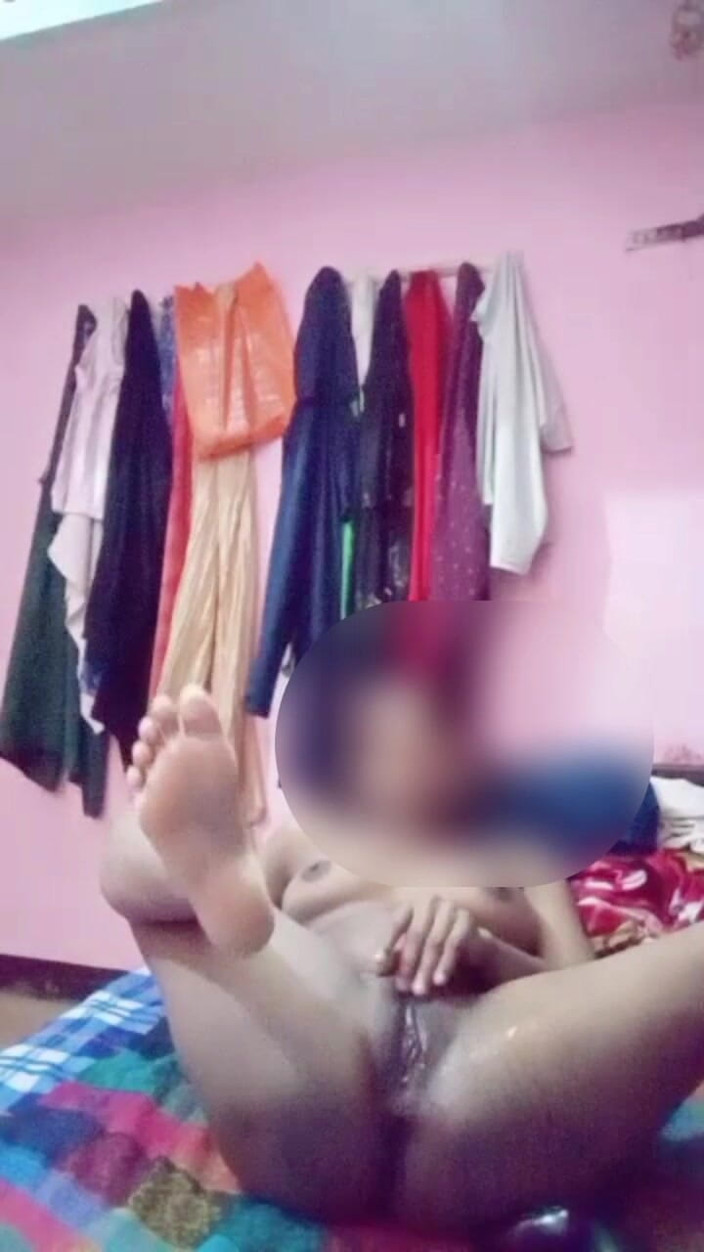 Anuttar: Novia folla con consolador