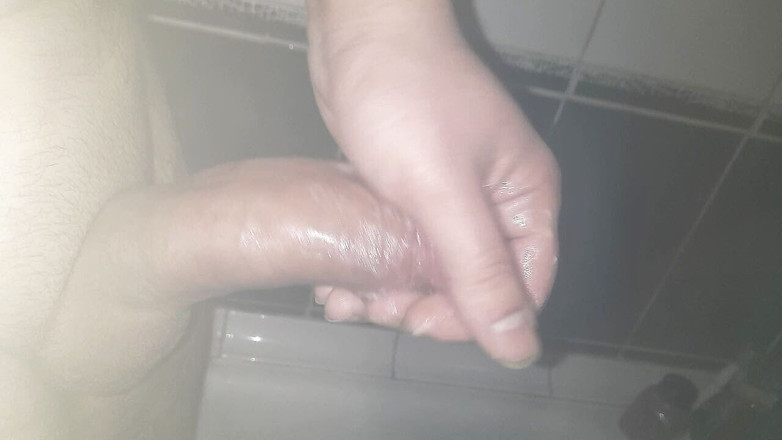 loalou: Doble Semen en cuarto de baño