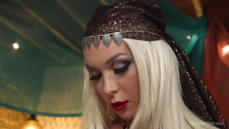 Kink TS: Madame Aubrey, adivina