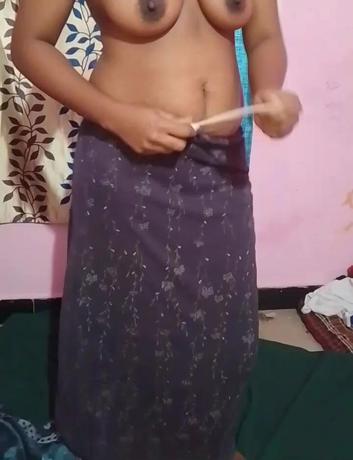 Villageammu18: Gadis hot desa lagi ganti baju