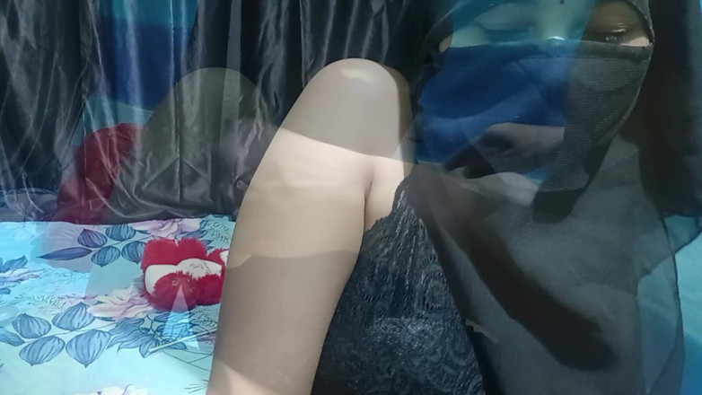 Dearshivani: 남친에게 대물을 요구하는 무슬림 소녀