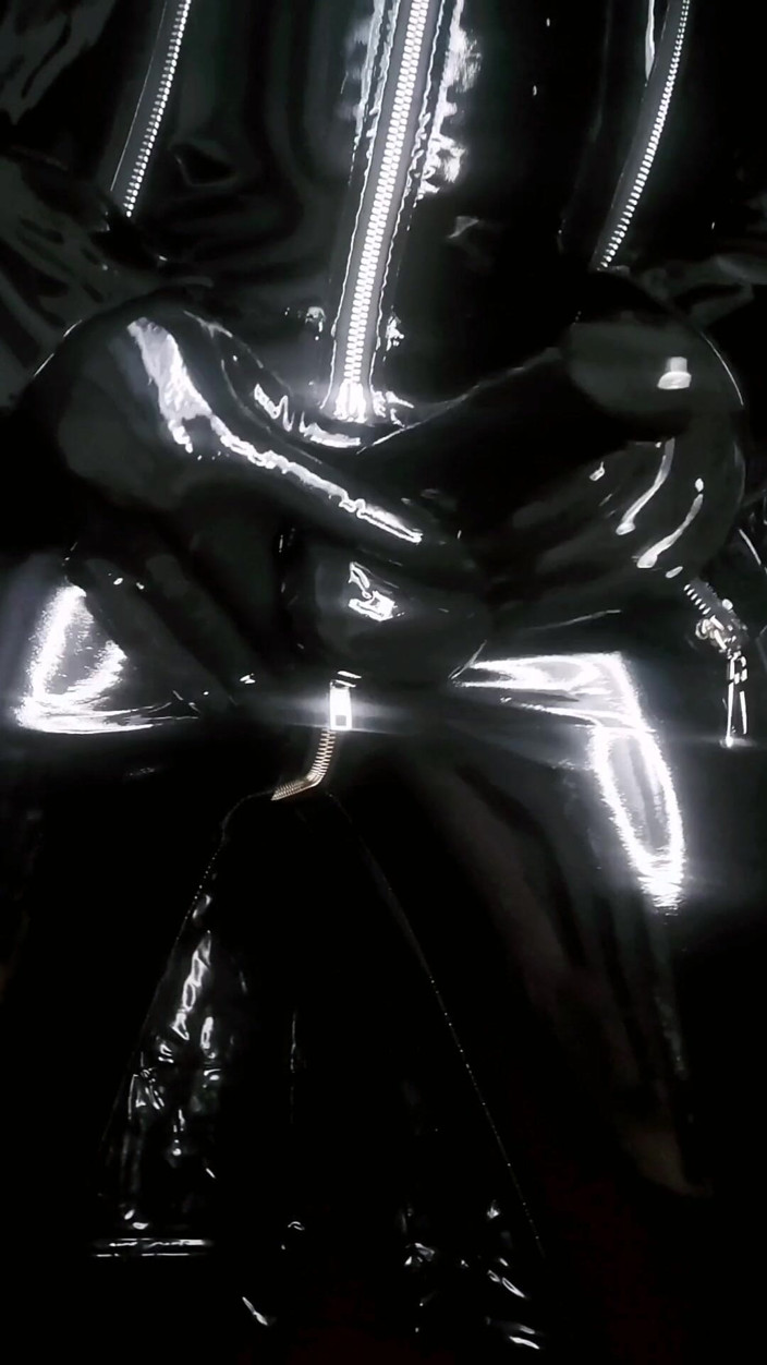 Nutzernamen: Combinaison brillante - latex et pvc asmr