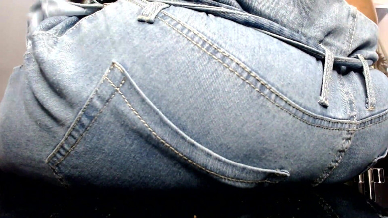 Maeling: Des parents ruinés dans une fyxiation en jean avec un...