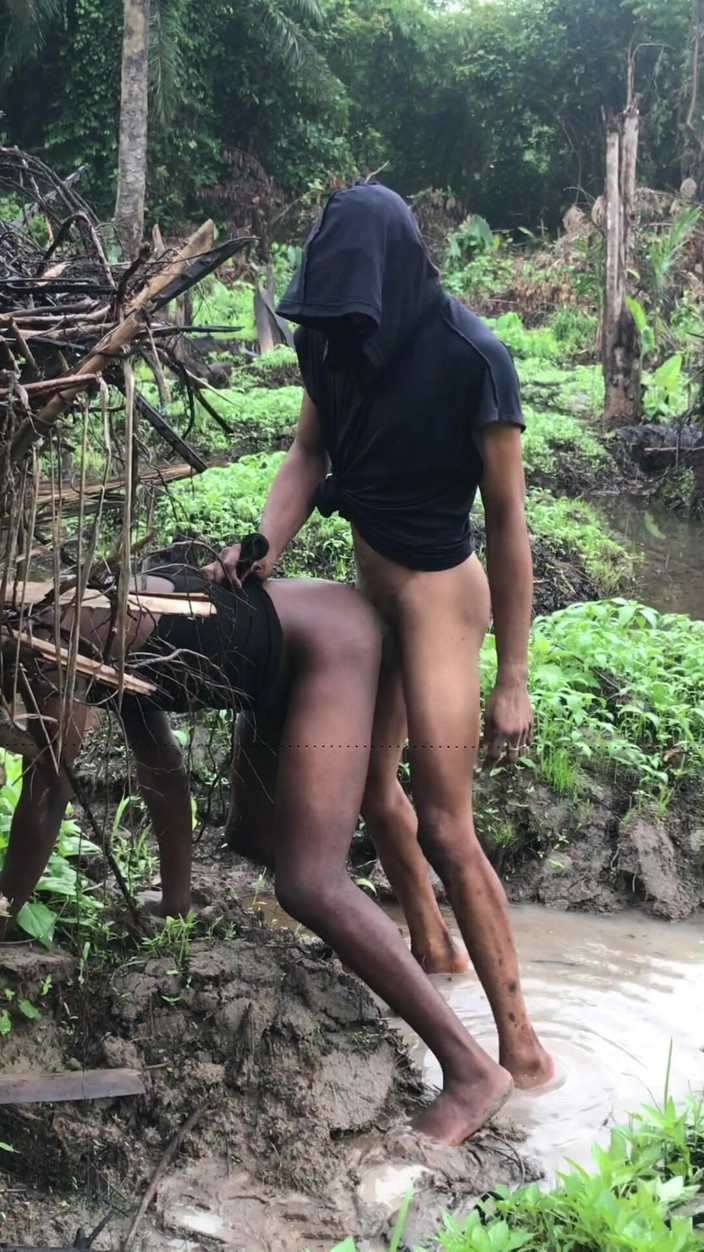Sexylary: Foda dentro de uma terra de fazenda, rounder minhas águas pantanosas