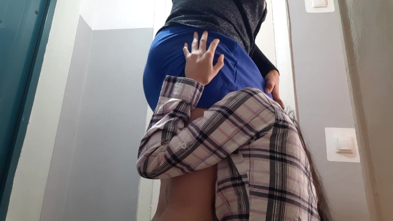 Lesbian-illusion: Am mulțumit curierului pentru livrarea de alimente cu sex (cu Dirty...