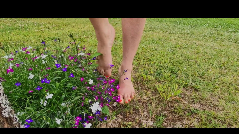 MonaAlex: Un videoclip special pentru fanii My Lovey Feet