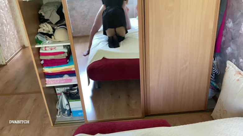 Dvabitch: Быстрый секс раком в видео от первого лица со студенткой