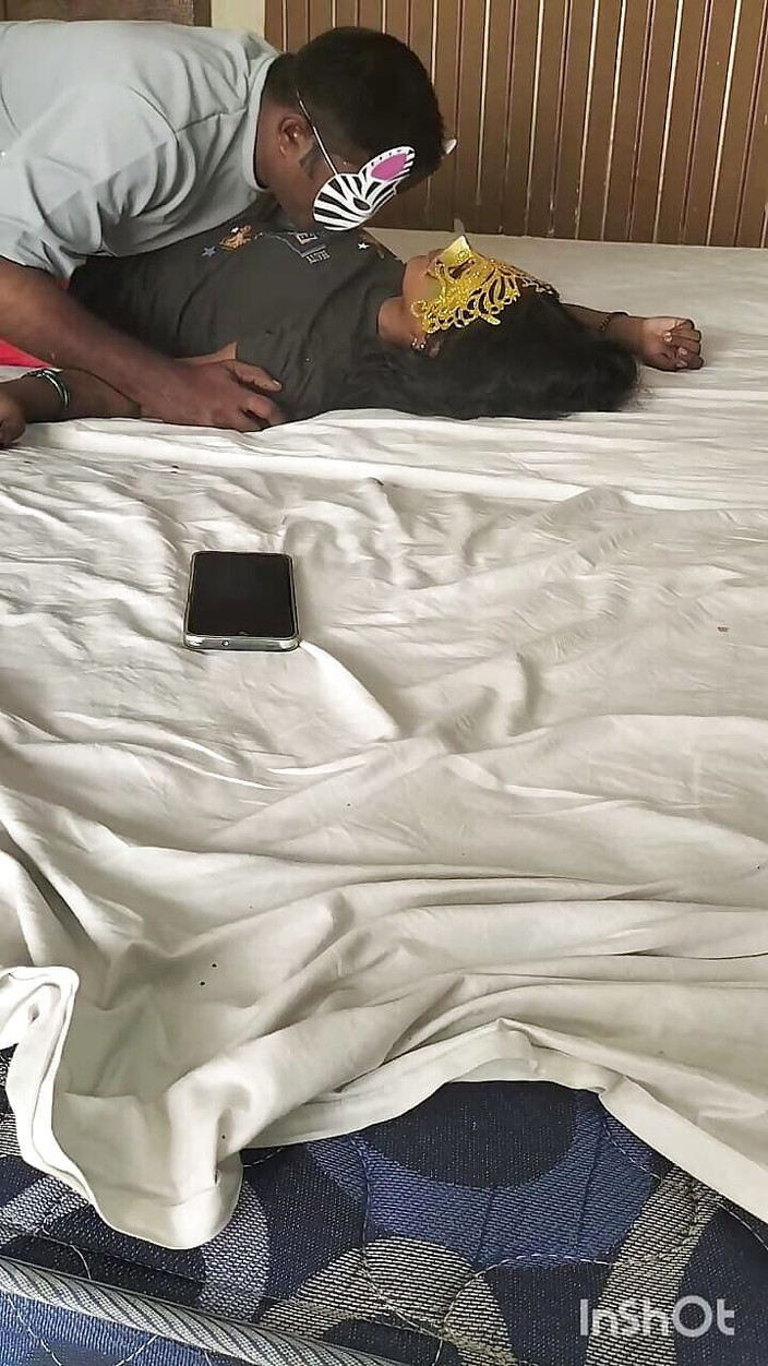 Funny couple porn studio: Posición de pareja tamil en misionero y vaquera