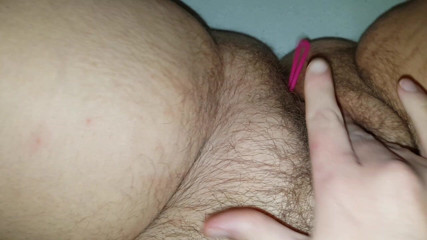 Innocent Nicole: Speelgoedpoesje speeltijd, goed meisje masturbeert, vingert, vibrator, dildo