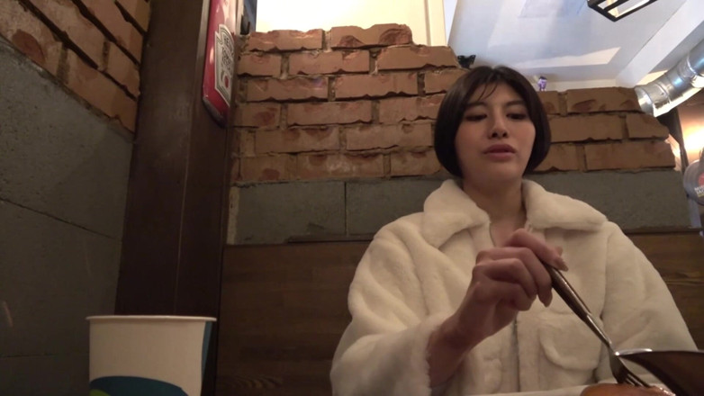Strix: Mei - skutečná creampie herečka.