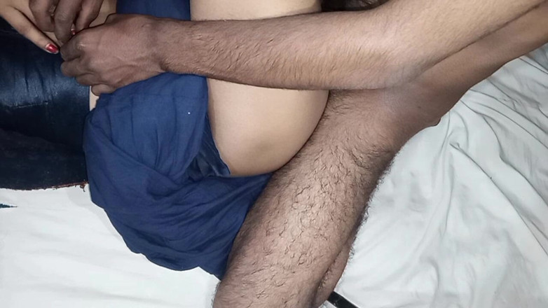 Sital: Histoires de sexe avec un copain et sa copine desi