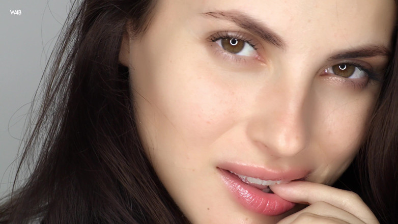Watch4beauty: Aliana'nın güzeli çok yakın çekim.