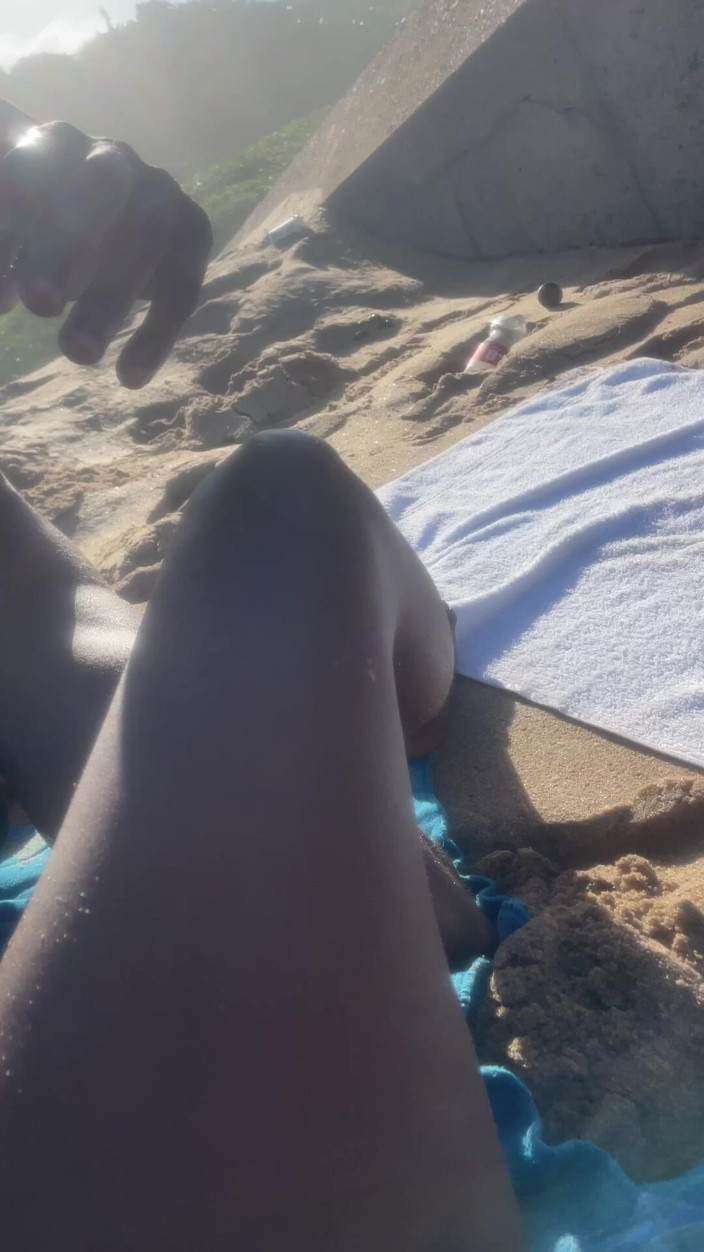Bubbling_booty: Dikongkek di Pantai