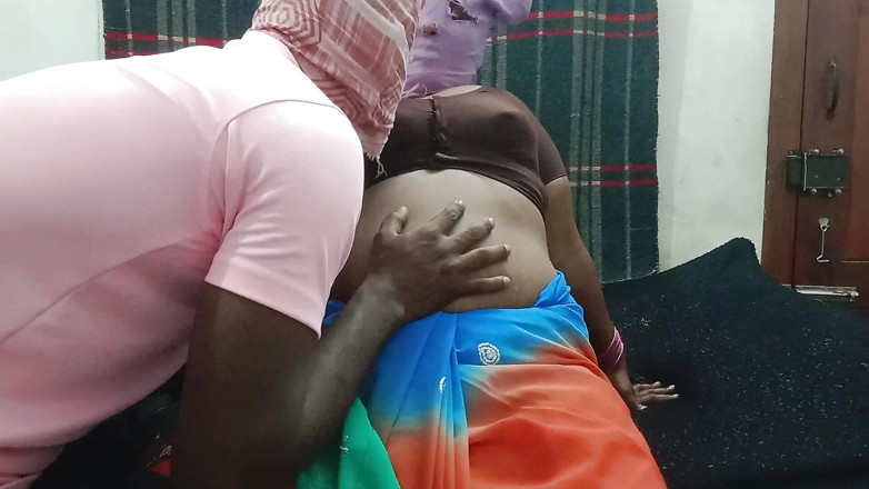 Santhi89: Makcik besar bertetek panas seks pepek yang bagus