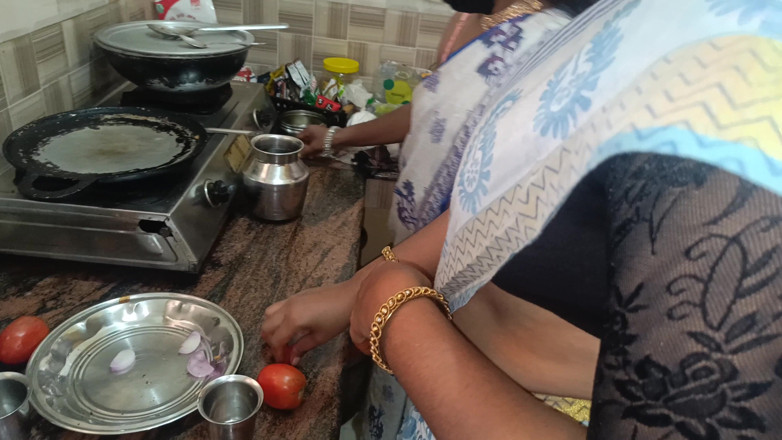 Magilmathi: Des femmes mariées aiment les lesbiennes sexy