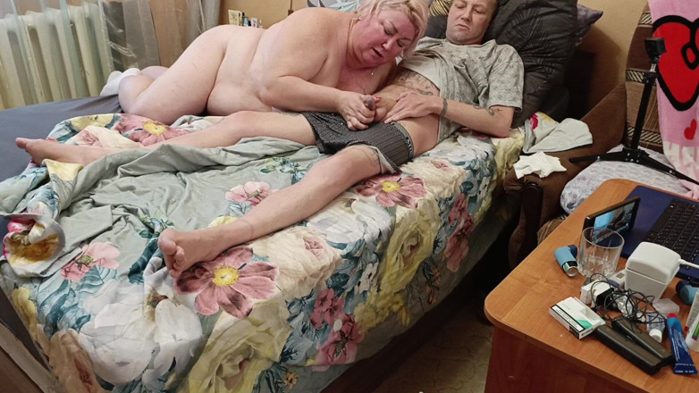 Zona901: 내 자지와 정액을 빨아주는 거유 새엄마