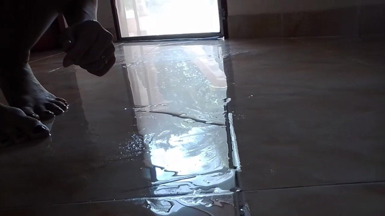 MissAnja_FH: Škádlení, Peeing Far na stoje v černém