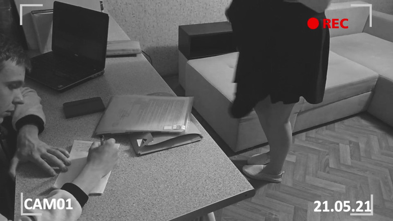 SweetAndFlow: Der regisseur versohlt eine freche studentin