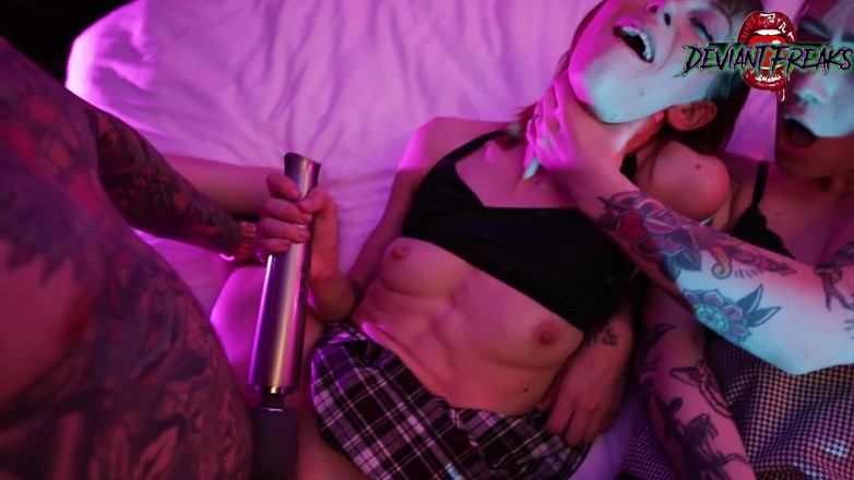 Deviant Freaks: Naughty collge girls anal threesome- BabySid, Alexa Nova, &amp; HellaSl00tz (Mr Smith)