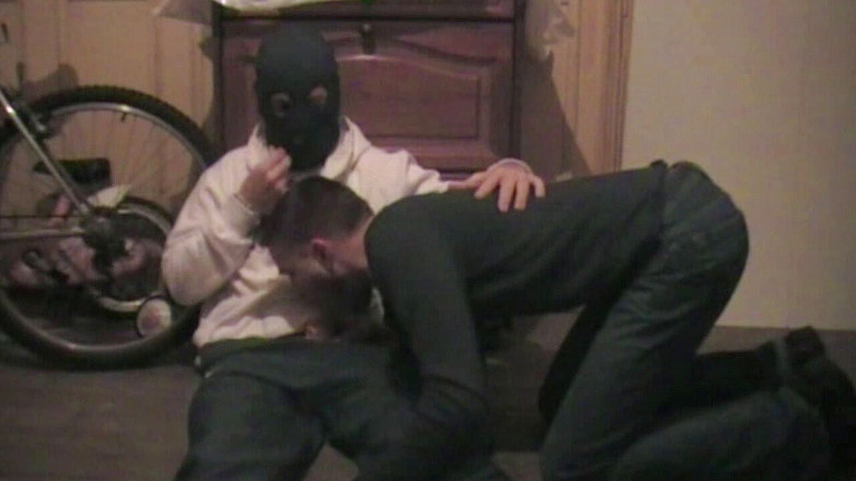 Jess Royan XXX: Twink dientot habis-habisan sama gangster dominan papan atas