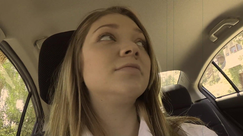 Anna's girls: Carina studentessa di 18 anni si fa scopare duro la sua...