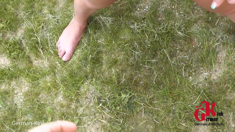 German Kink: Session mit outdoor-pissen und outdoor-lutschen